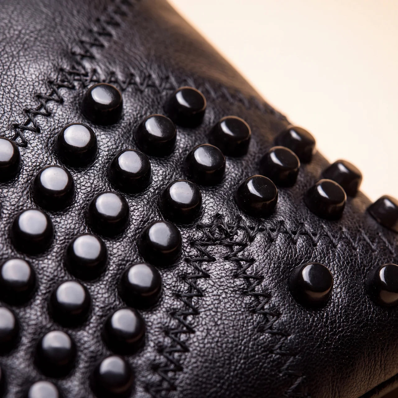 Noa Studs Tas